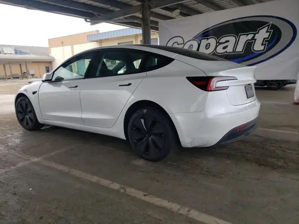 5YJ3E1EB3RF758511 2024 TESLA MODEL 3 - Image 2