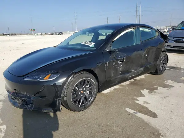 5YJ3E1EB3RF766303 2024 TESLA MODEL 3 - Image 1