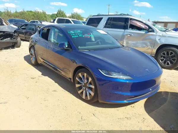 5YJ3E1EB3RF768097 2024 TESLA MODEL 3 - Image 1