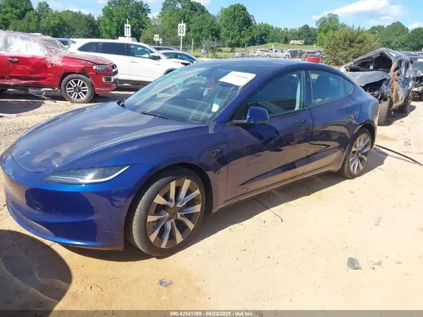 5YJ3E1EB3RF768097 2024 TESLA MODEL 3 - Image 2