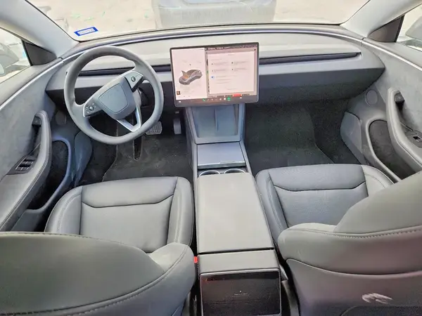 5YJ3E1EB3RF793436 2024 TESLA MODEL 3 - Image 8