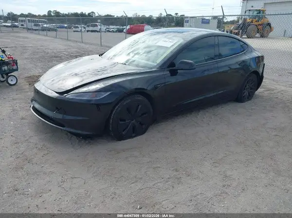 5YJ3E1EB3RF793680 2024 TESLA MODEL 3 - Image 2