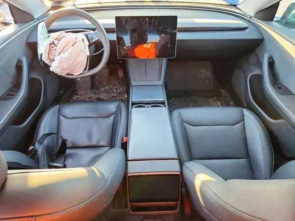 5YJ3E1EB3RF795848 2024 TESLA MODEL 3 - Image 8