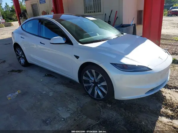 5YJ3E1EB3RF797440 2024 TESLA MODEL 3 - Image 1