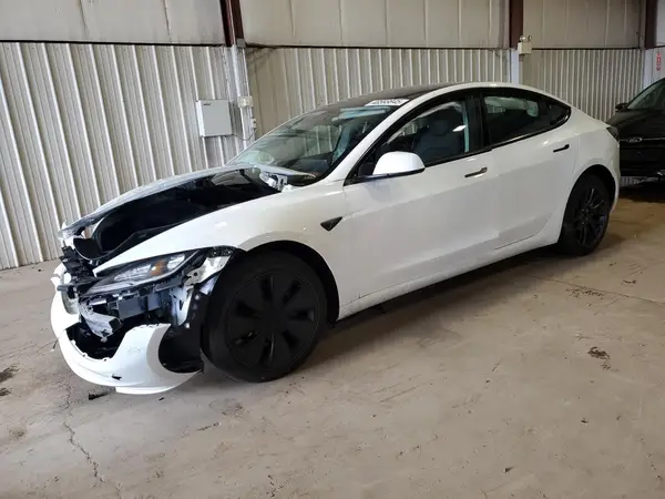 5YJ3E1EB3RF798569 2024 TESLA MODEL 3 - Image 1