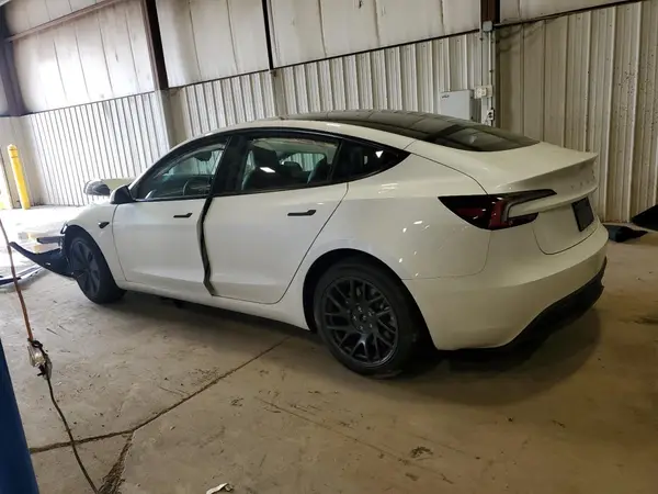 5YJ3E1EB3RF798569 2024 TESLA MODEL 3 - Image 2