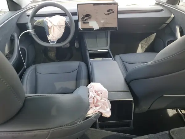 5YJ3E1EB3RF798569 2024 TESLA MODEL 3 - Image 8