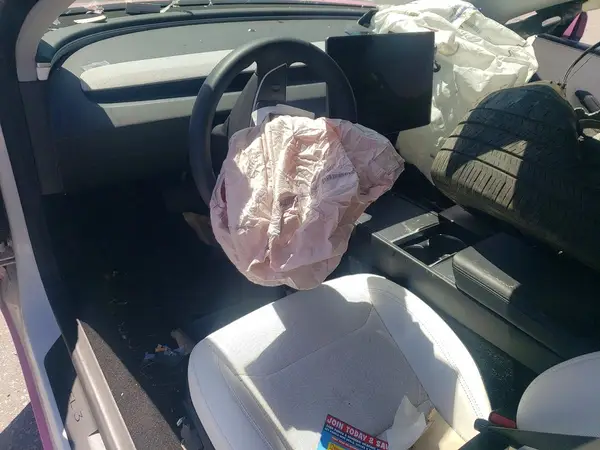 5YJ3E1EB3RF811031 2024 TESLA MODEL 3 - Image 8