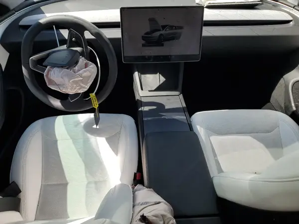 5YJ3E1EB3RF827780 2024 TESLA MODEL 3 - Image 8