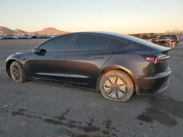 5YJ3E1EB3RF831053 2024 TESLA MODEL 3 - Image 2