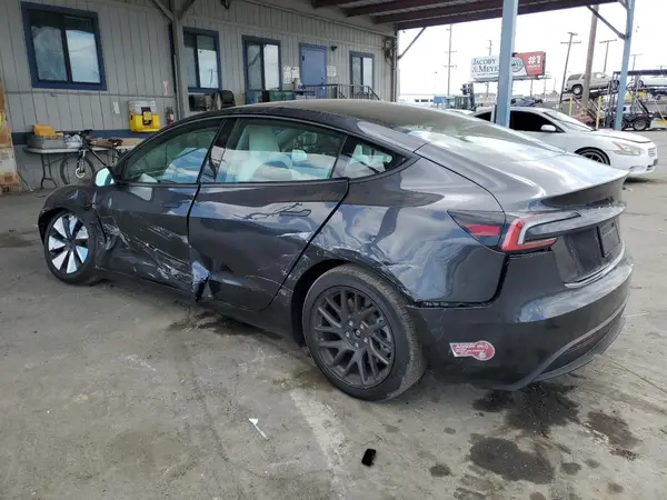 5YJ3E1EB3RF834776 2024 TESLA MODEL 3 - Image 2