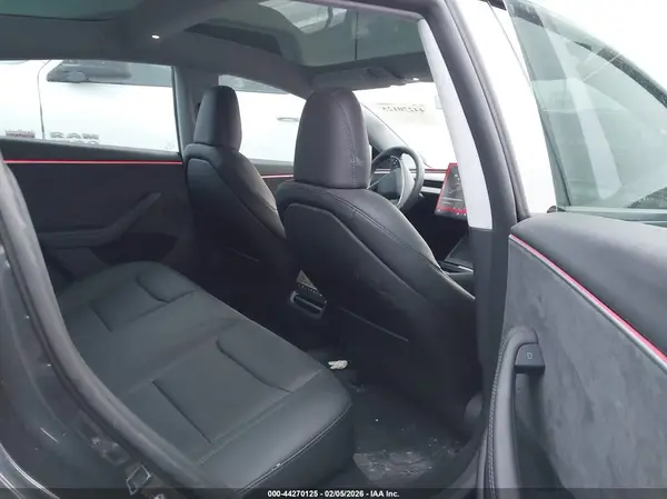 5YJ3E1EB3SF009178 2025 TESLA MODEL 3 - Image 8