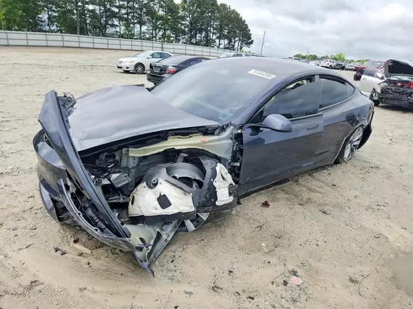 5YJ3E1EB3SF011707 2025 TESLA MODEL 3 - Image 1