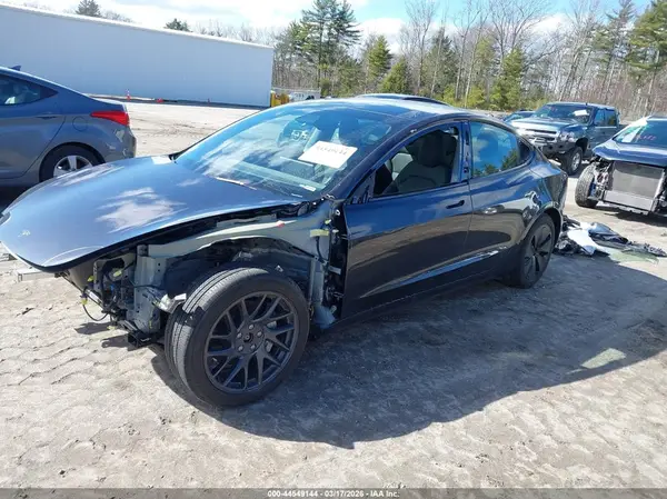 5YJ3E1EB3SF025610 2025 TESLA MODEL 3 - Image 2