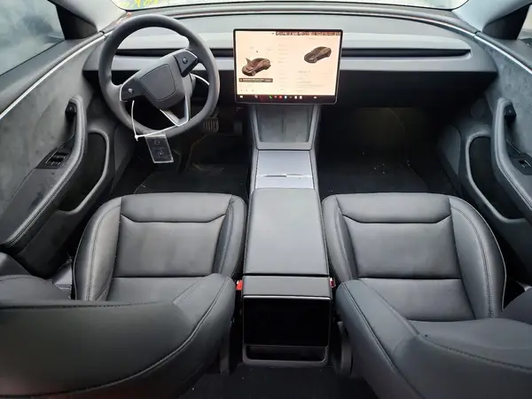 5YJ3E1EB3SF034873 2025 TESLA MODEL 3 - Image 8