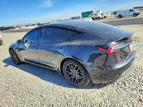 5YJ3E1EB3SF051219 2025 TESLA MODEL 3 - Image 2