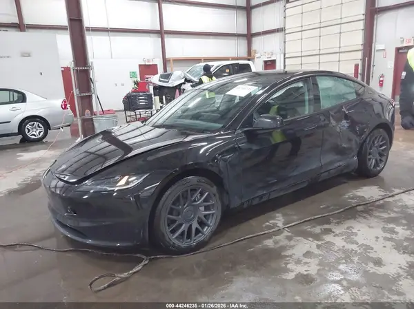 5YJ3E1EB3SF052936 2025 TESLA MODEL 3 - Image 2