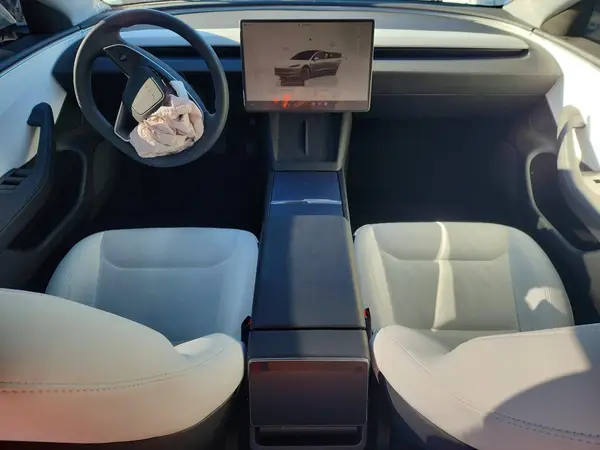 5YJ3E1EB3SF078999 2025 TESLA MODEL 3 - Image 8
