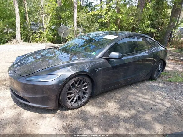 5YJ3E1EB3SF874264 2025 TESLA MODEL 3 - Image 2