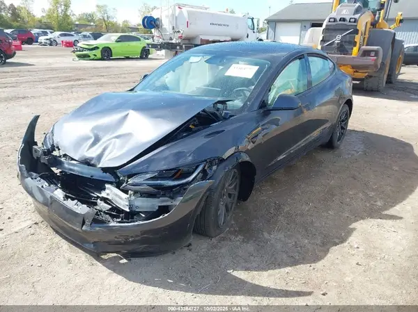 5YJ3E1EB3SF877455 2025 TESLA MODEL 3 - Image 2