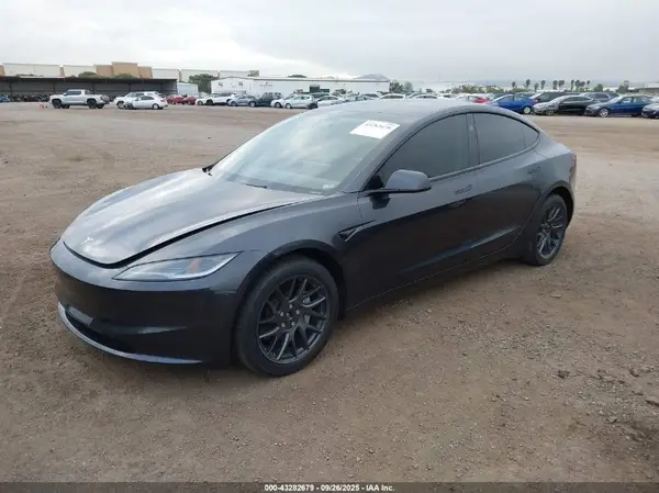 5YJ3E1EB3SF881960 2025 TESLA MODEL 3 - Image 2
