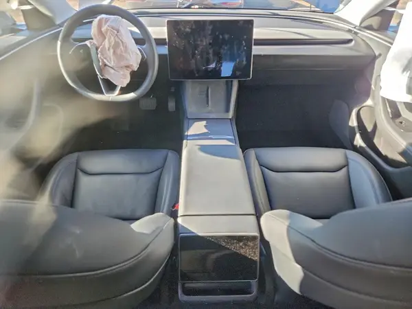 5YJ3E1EB3SF884759 2025 TESLA MODEL 3 - Image 8