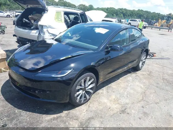 5YJ3E1EB3SF899178 2025 TESLA MODEL 3 - Image 2