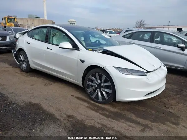 5YJ3E1EB3SF899746 2025 TESLA MODEL 3 - Image 1