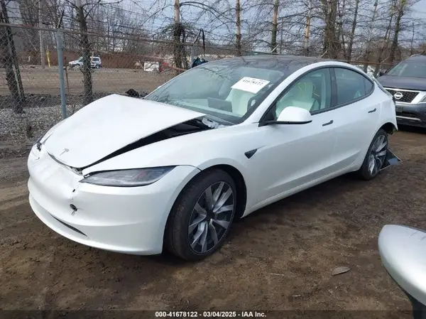 5YJ3E1EB3SF899746 2025 TESLA MODEL 3 - Image 2