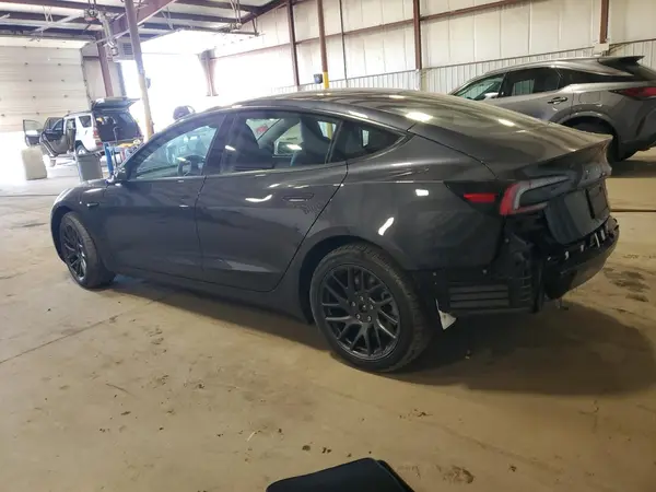 5YJ3E1EB3SF904881 2025 TESLA MODEL 3 - Image 2