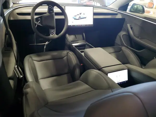 5YJ3E1EB3SF904881 2025 TESLA MODEL 3 - Image 8