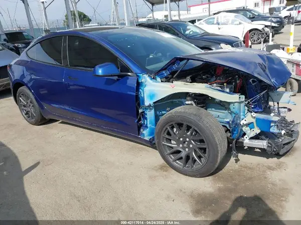 5YJ3E1EB3SF907019 2025 TESLA MODEL 3 - Image 1