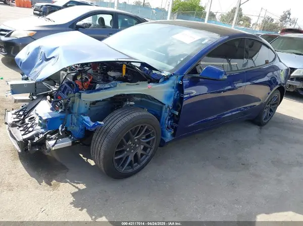 5YJ3E1EB3SF907019 2025 TESLA MODEL 3 - Image 2