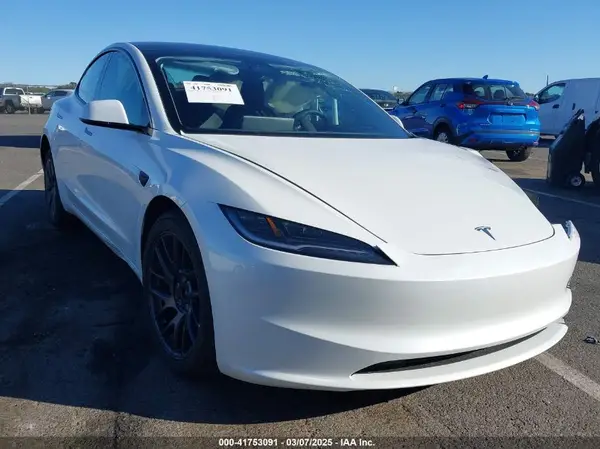 5YJ3E1EB3SF911796 2025 TESLA MODEL 3 - Image 1