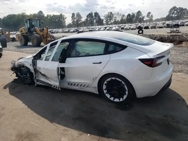 5YJ3E1EB3SF912382 2025 TESLA MODEL 3 - Image 2