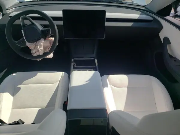 5YJ3E1EB3SF912382 2025 TESLA MODEL 3 - Image 8
