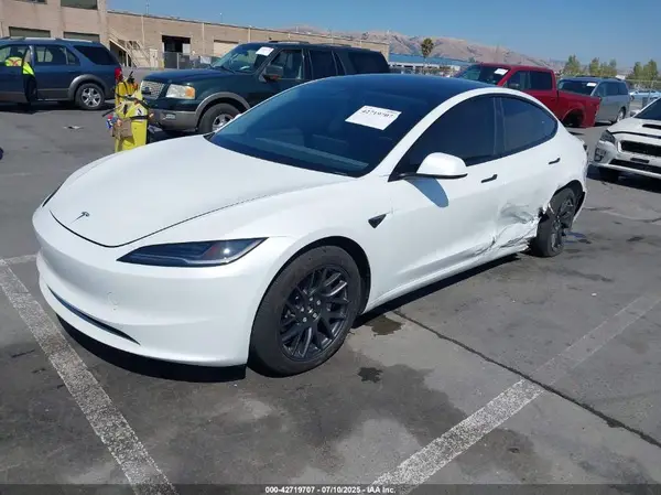 5YJ3E1EB3SF914858 2025 TESLA MODEL 3 - Image 2