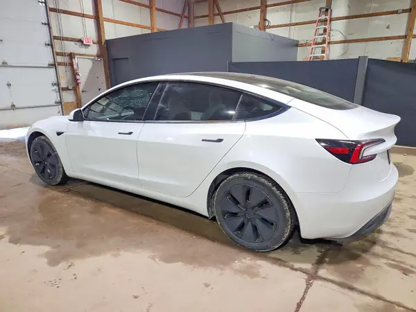 5YJ3E1EB3SF914892 2025 TESLA MODEL 3 - Image 2