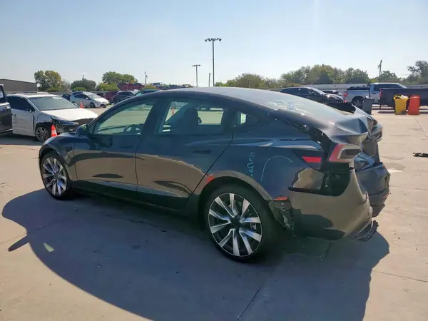 5YJ3E1EB3SF915556 2025 TESLA MODEL 3 - Image 2