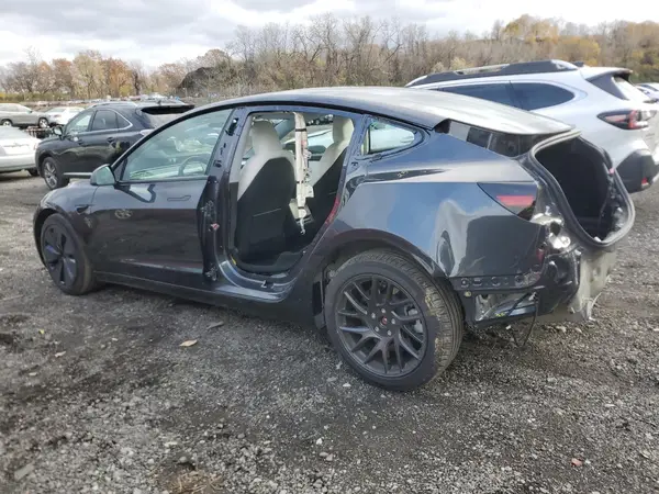 5YJ3E1EB3SF918991 2025 TESLA MODEL 3 - Image 2