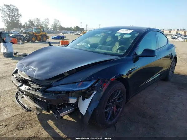 5YJ3E1EB3SF926394 2025 TESLA MODEL 3 - Image 2