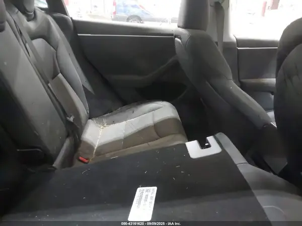 5YJ3E1EB3SF929716 2025 TESLA MODEL 3 - Image 8