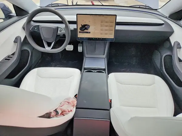 5YJ3E1EB3SF935130 2025 TESLA MODEL 3 - Image 8