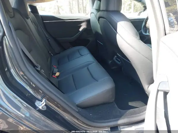 5YJ3E1EB3SF936083 2025 TESLA MODEL 3 - Image 8