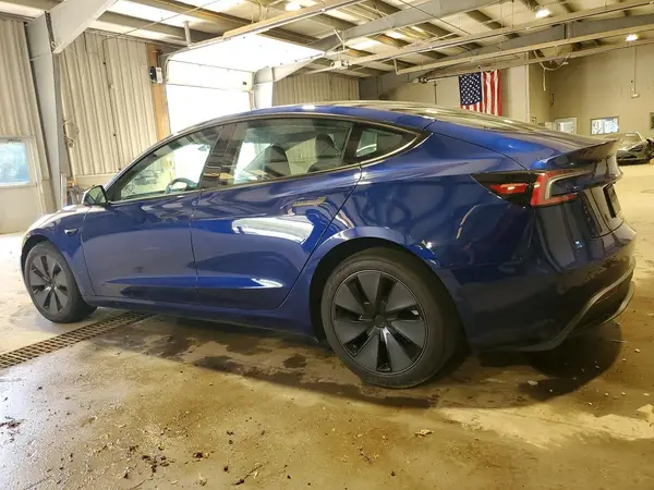 5YJ3E1EB3SF937203 2025 TESLA MODEL 3 - Image 2