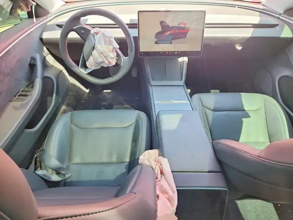 5YJ3E1EB3SF938187 2025 TESLA MODEL 3 - Image 8