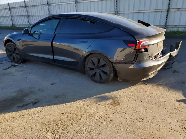 5YJ3E1EB3SF961243 2025 TESLA MODEL 3 - Image 2