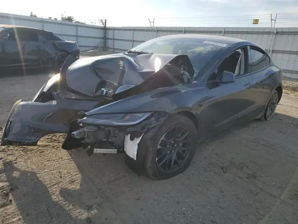 5YJ3E1EB3SF963316 2025 TESLA MODEL 3 - Image 1