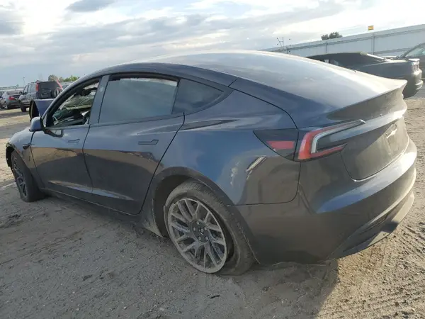5YJ3E1EB3SF963316 2025 TESLA MODEL 3 - Image 2