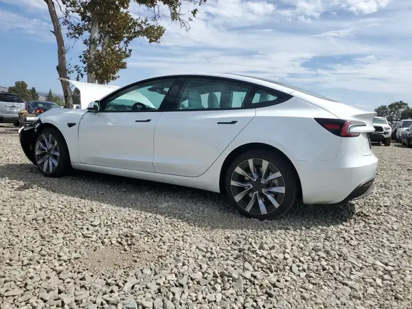 5YJ3E1EB3SF969102 2025 TESLA MODEL 3 - Image 2
